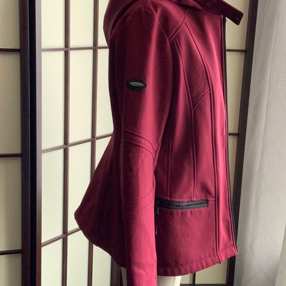 Point Zero Weatherproof Jacket - Picture 2 of 5